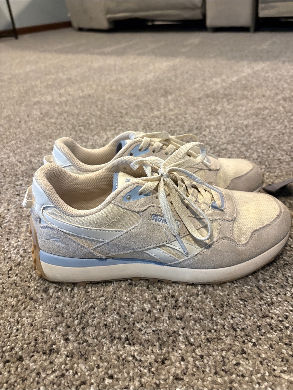 Reebok Women's Cream and Light Blue Low-Top Sneakers
